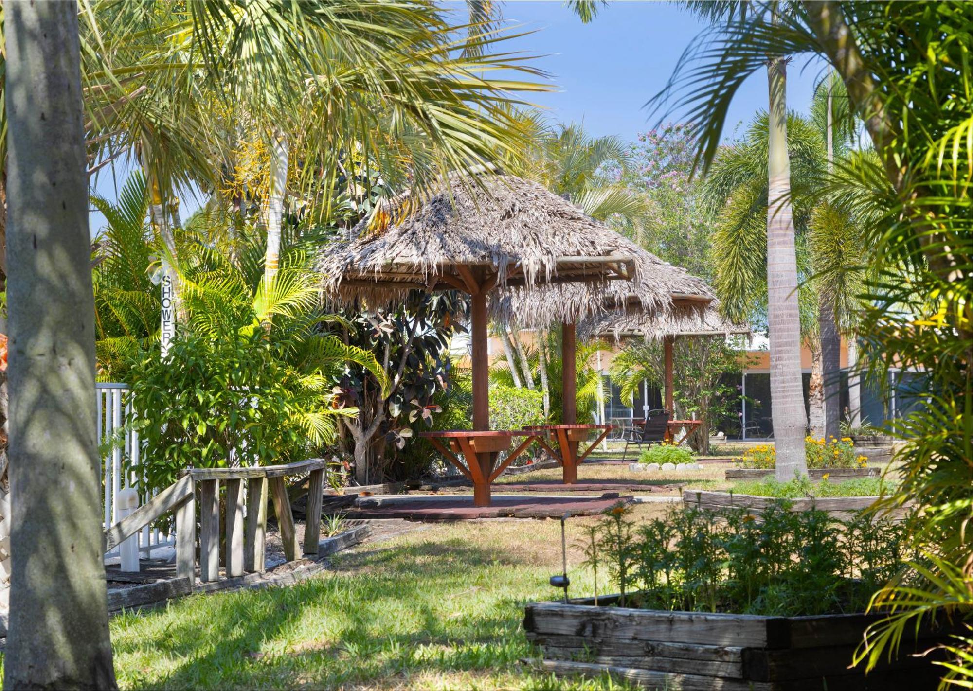Warm Mineral Springs Motel Норт Порт Екстериор снимка