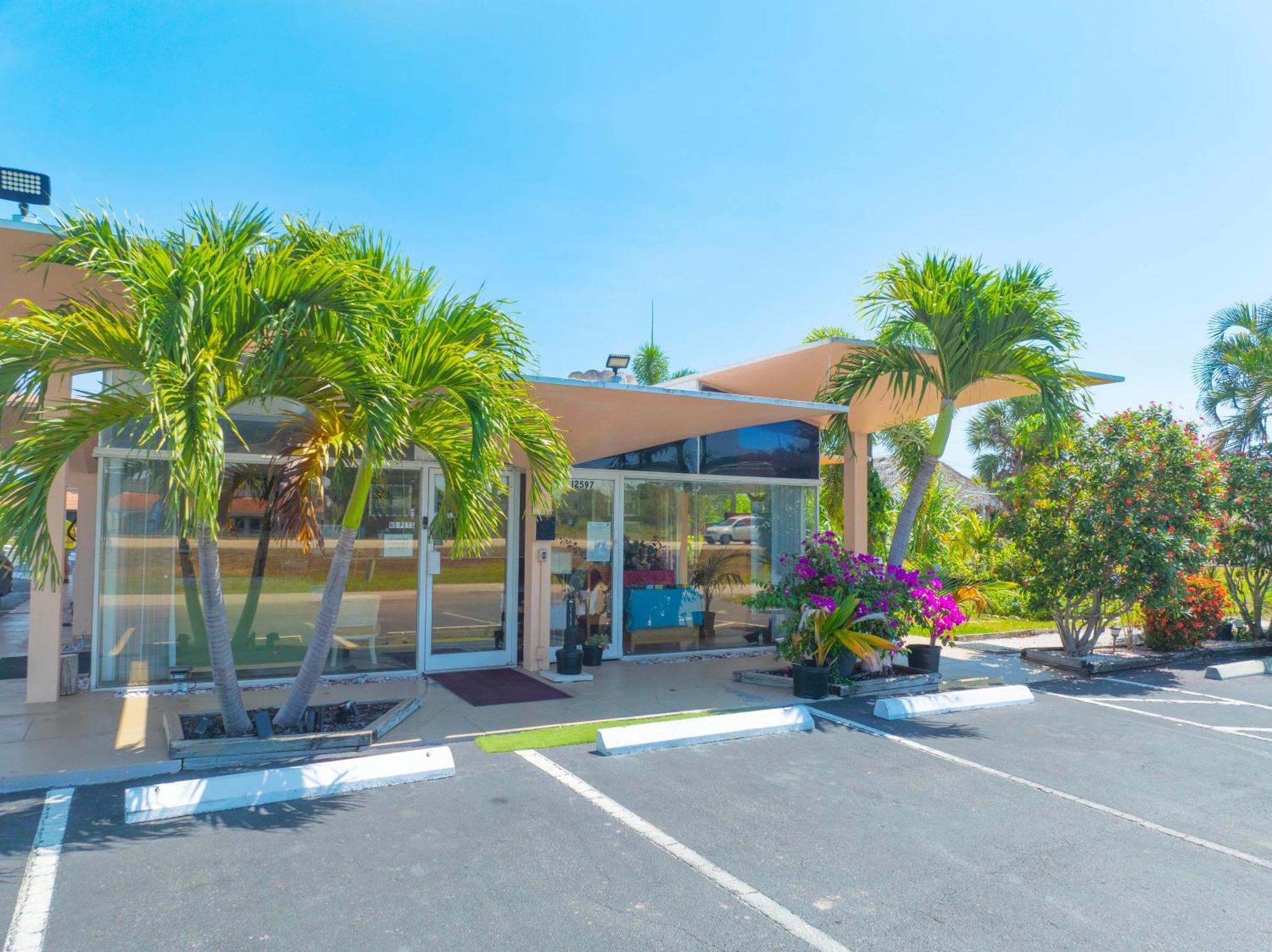 Warm Mineral Springs Motel Норт Порт Екстериор снимка