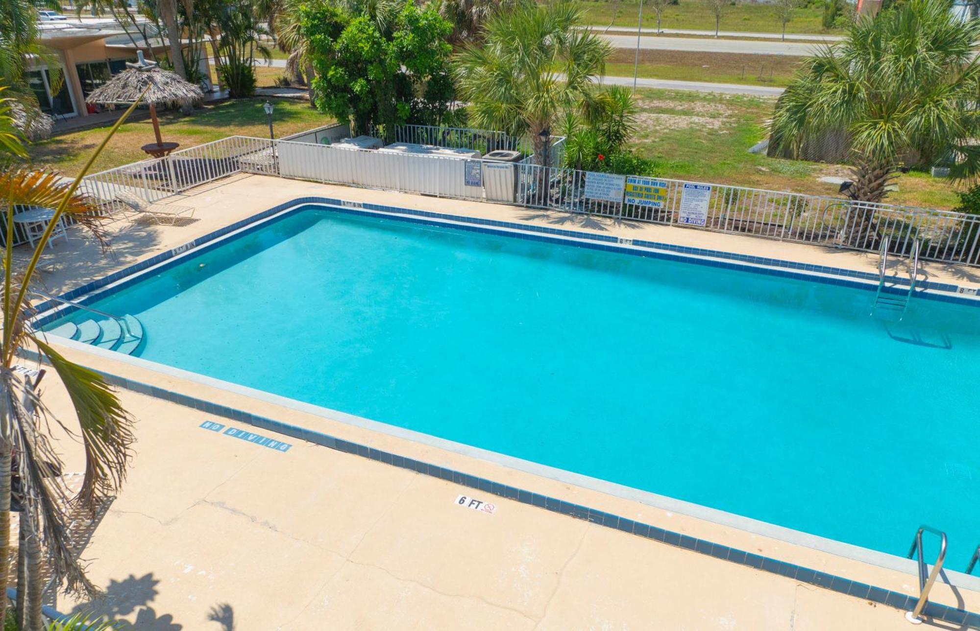 Warm Mineral Springs Motel Норт Порт Екстериор снимка