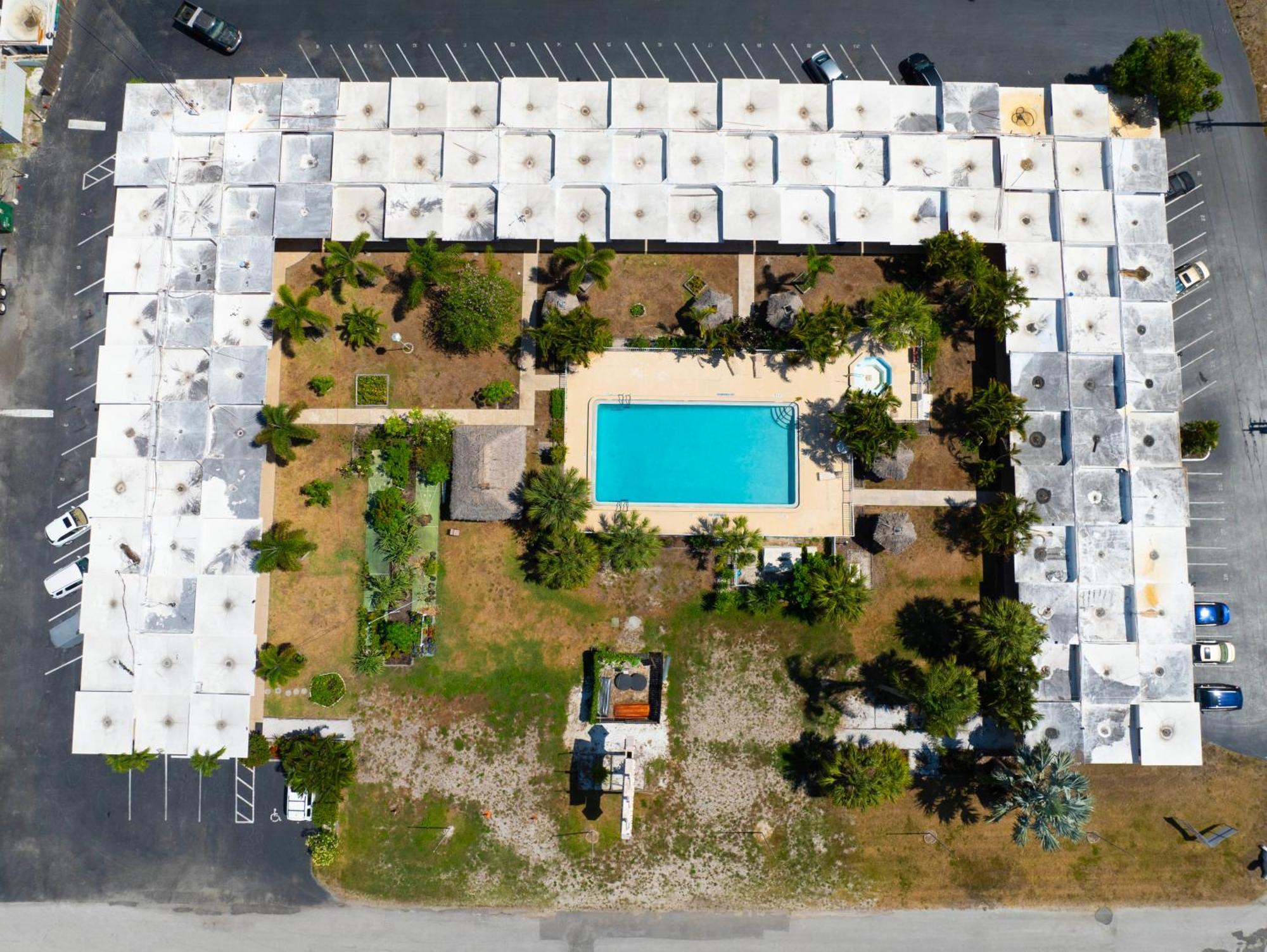 Warm Mineral Springs Motel Норт Порт Екстериор снимка