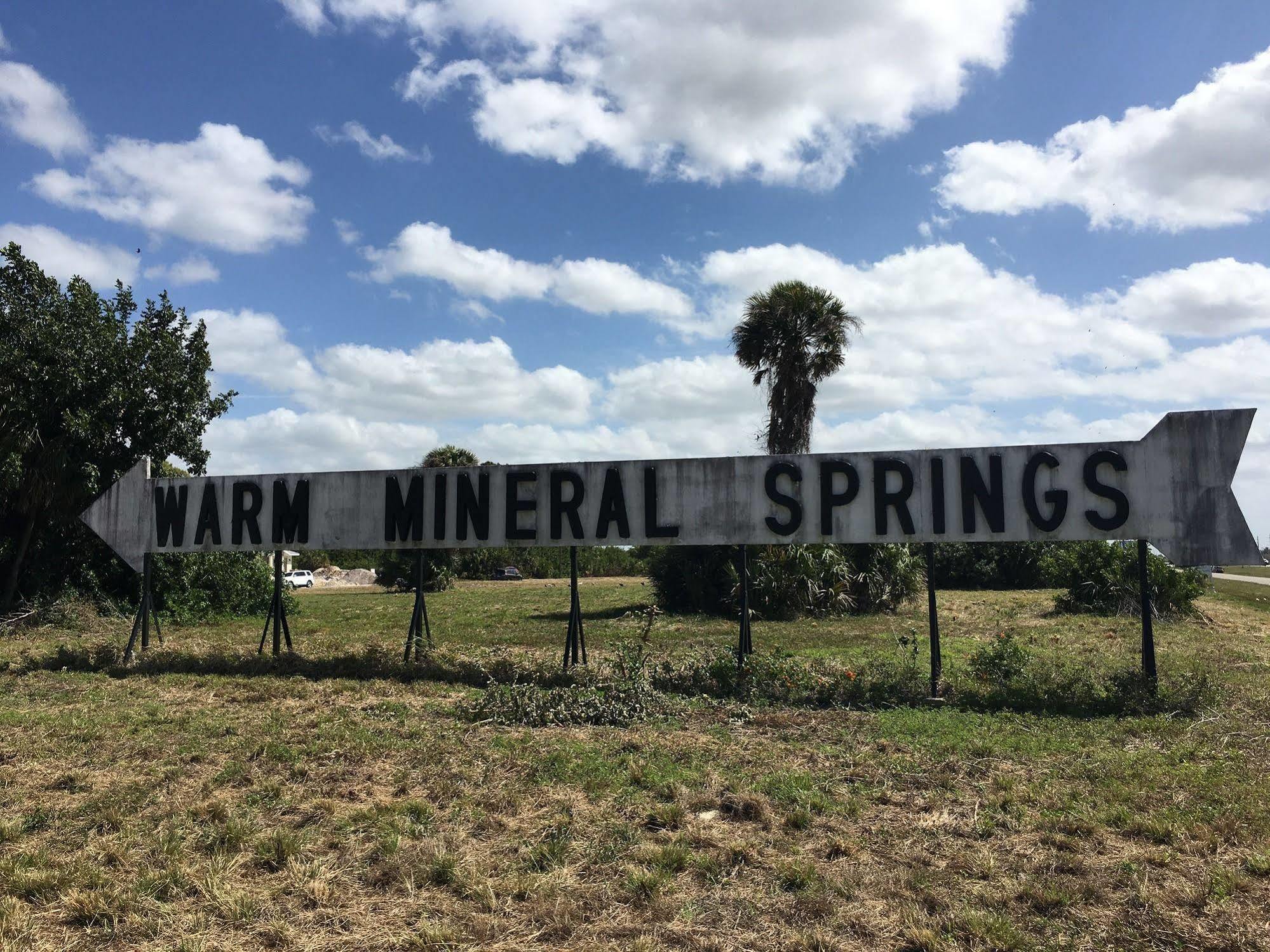 Warm Mineral Springs Motel Норт Порт Екстериор снимка