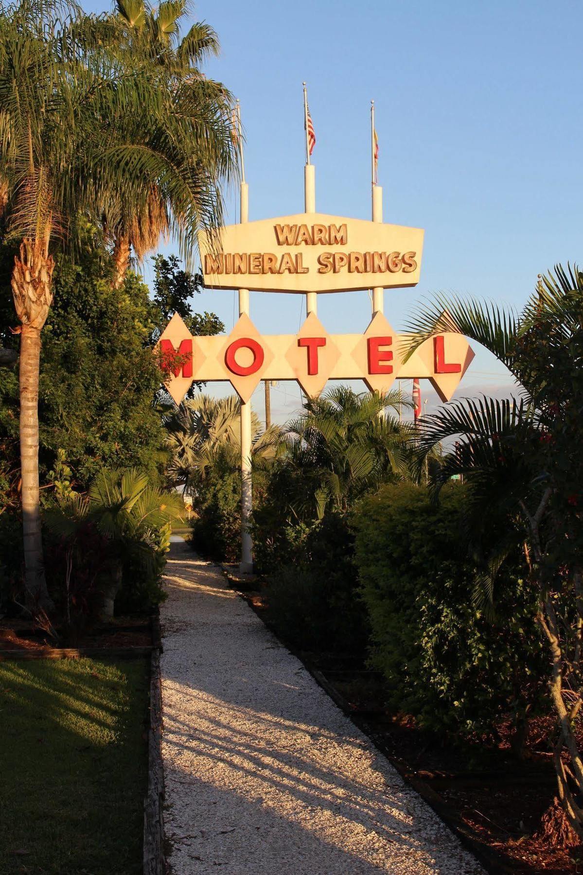 Warm Mineral Springs Motel Норт Порт Екстериор снимка