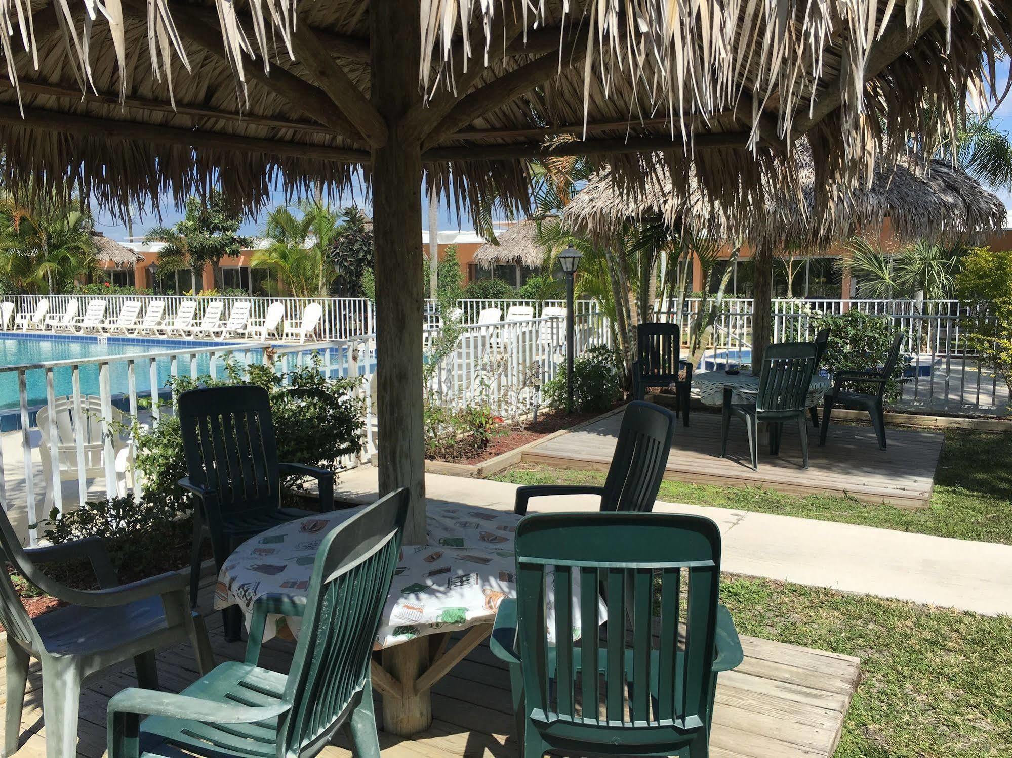 Warm Mineral Springs Motel Норт Порт Екстериор снимка